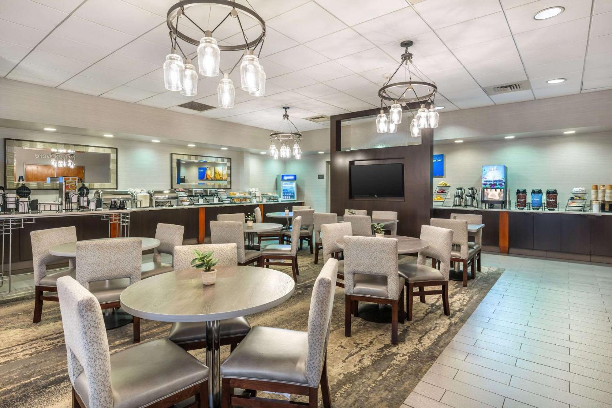 Comfort Inn & Suites Logan International Airport Revere Zewnętrze zdjęcie