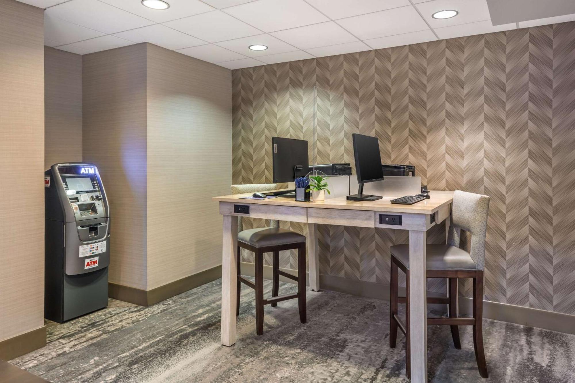 Comfort Inn & Suites Logan International Airport Revere Zewnętrze zdjęcie