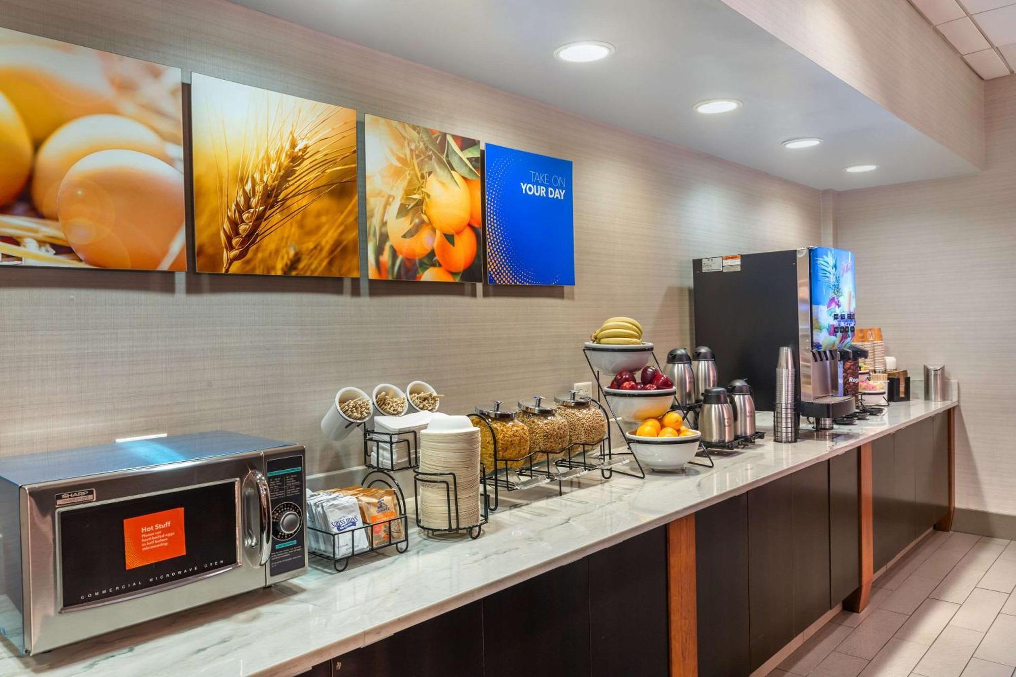 Comfort Inn & Suites Logan International Airport Revere Zewnętrze zdjęcie